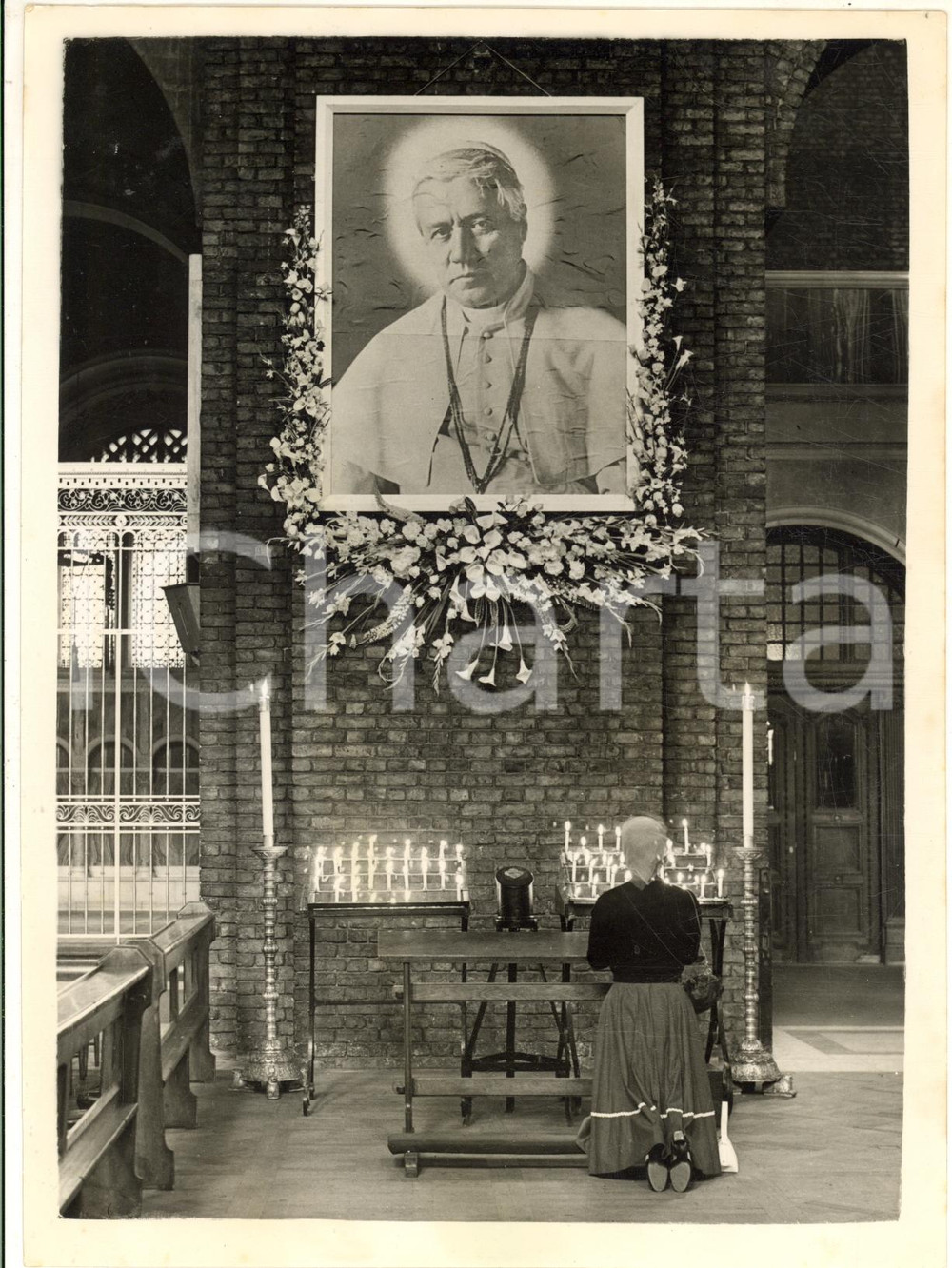 1954 LONDON Westminster Cathedral - Portrait Pope Pius X for canonisation *Photo