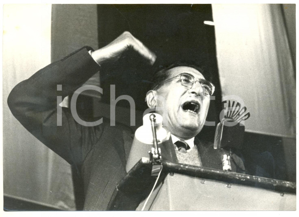 1957 VENEZIA XXXII Congresso PSI - Riccardo LOMBARDI durante il suo intervento