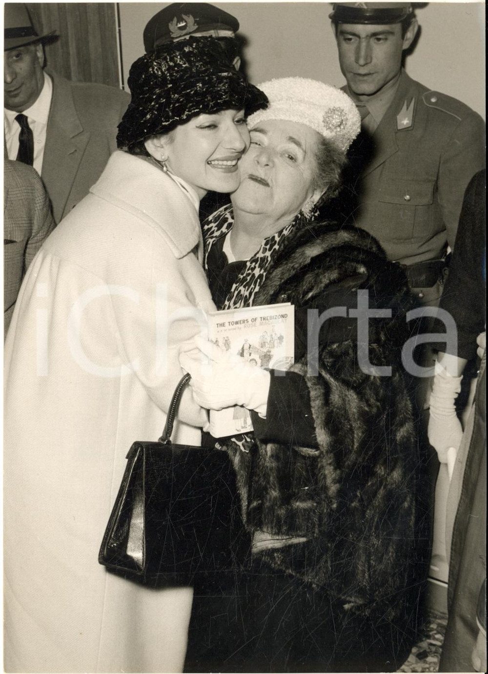 1957 MILANO Maria CALLAS accoglie la giornalista Elsa MAXWELL - Foto 13x18 cm