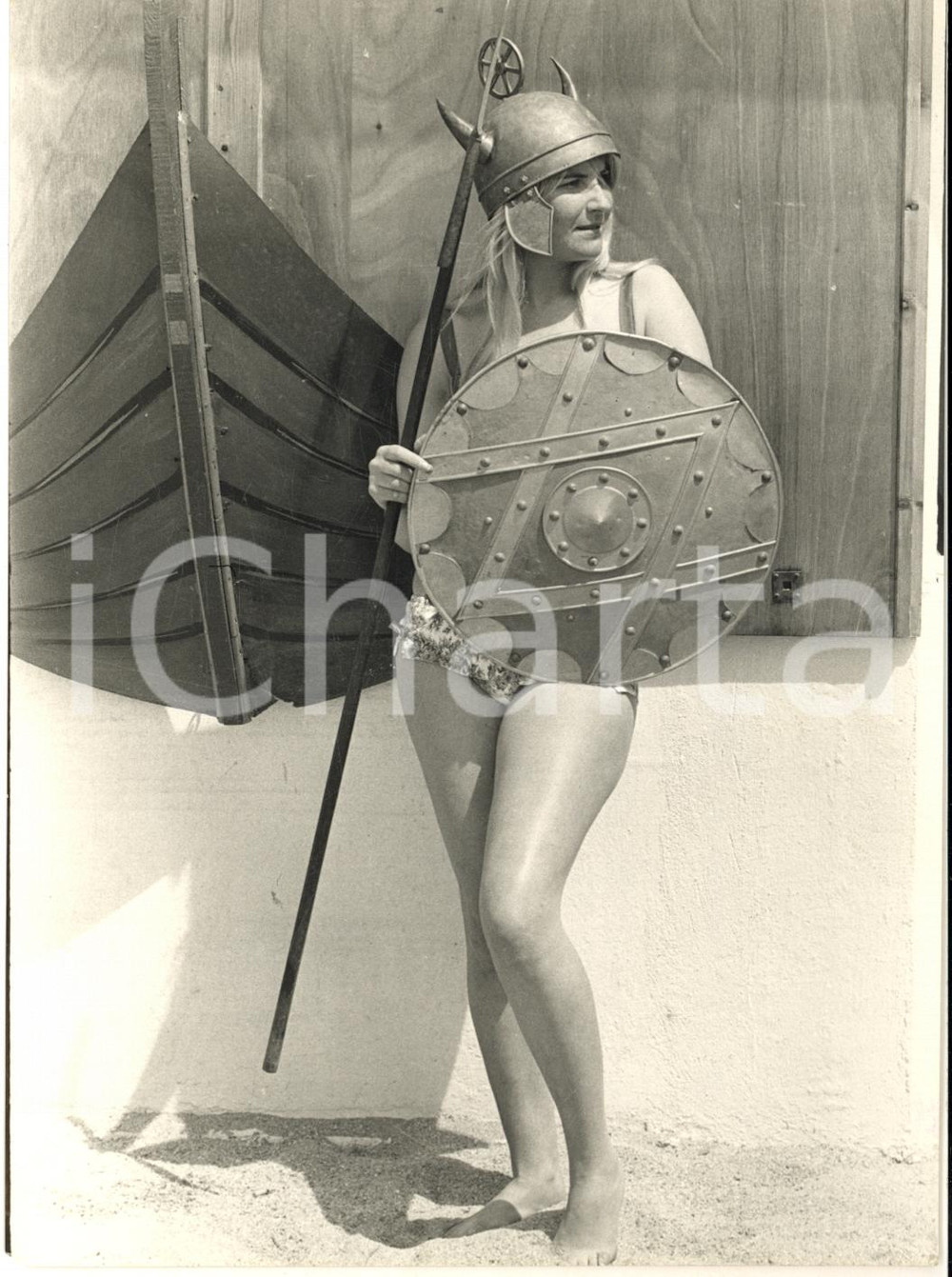 1964 FESTIVAL DI CANNES Virginie LA BONNET in costume vichingo *Foto 13x18 cm
