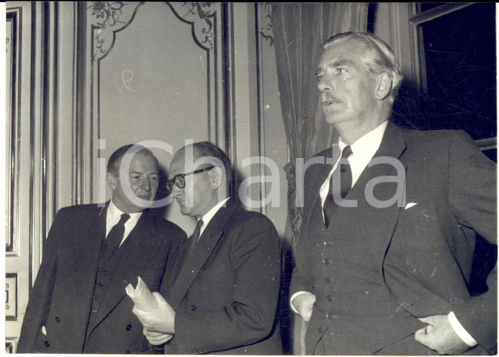 1956 PARIS Hotel MATIGNON Incontro tra Selwyn LLOYD Guy MOLLET Anthony EDEN Foto