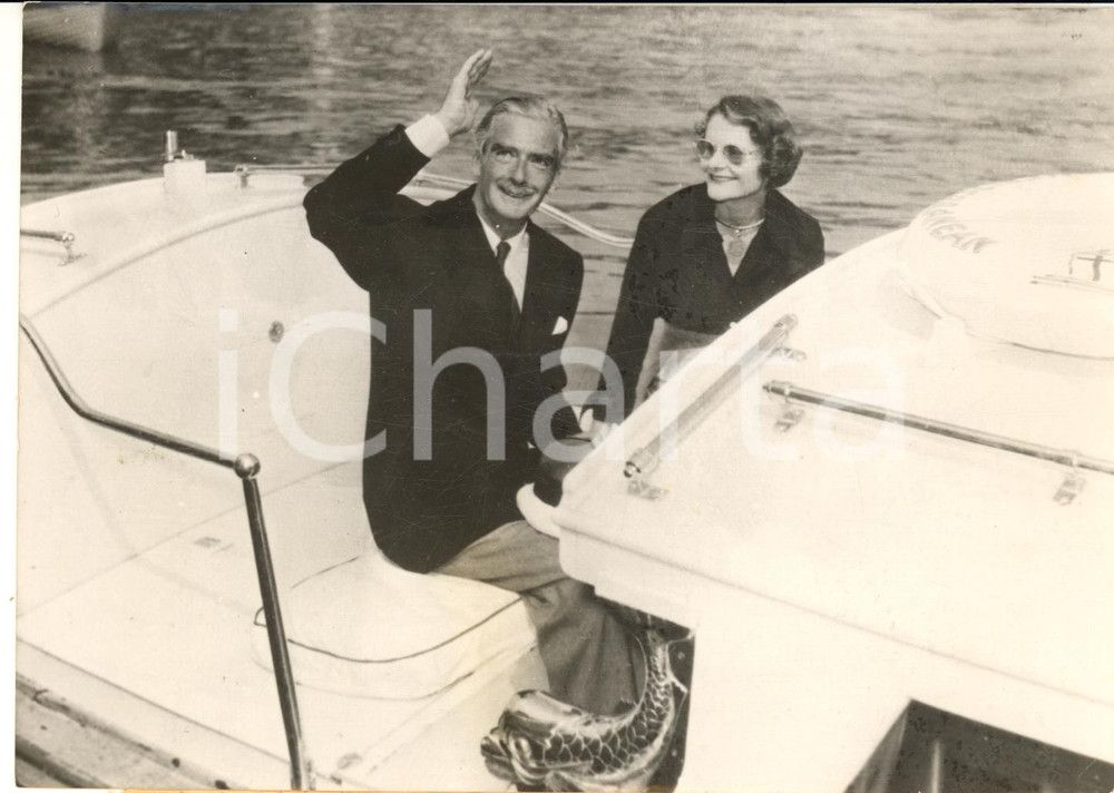 1953 VILLEFRANCHE (COTE D'AZUR) Sir Anthony EDEN in vacanza con la moglie *Foto