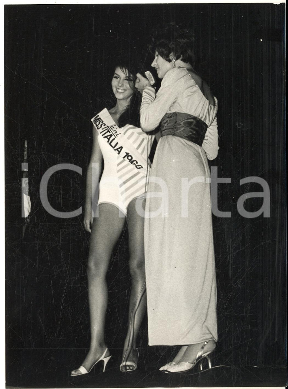 1966 MILANO Piccolo Teatro - Miss Italia Daniela GIORDANO presenta costumi FAINI