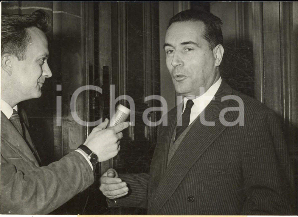 1959 PARIS François MITTERAND risponde alla stampa dopo l'attentato *Foto 18x13