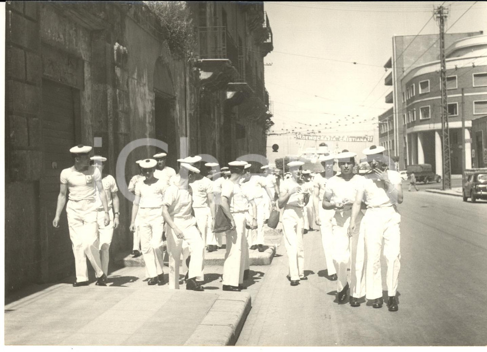 1958 PALERMO Marinai della flotta francese in visita alla città *Foto 18x13 cm