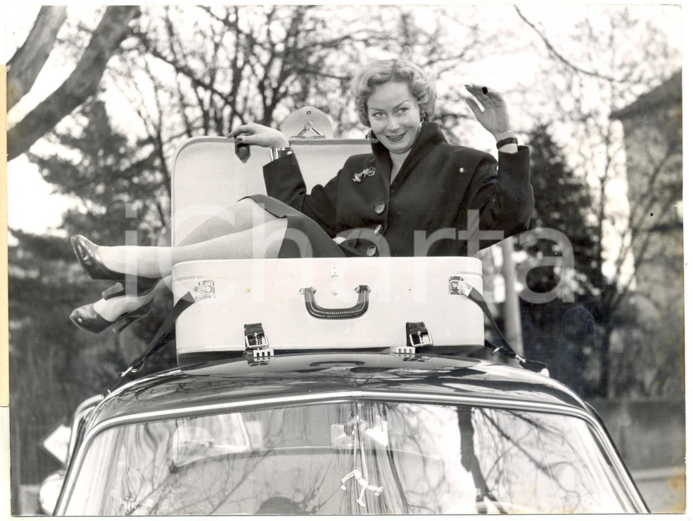 1954 OFFENBURG Leather Fair - Girl inside AUTOPILOT Special trunk for car *Photo