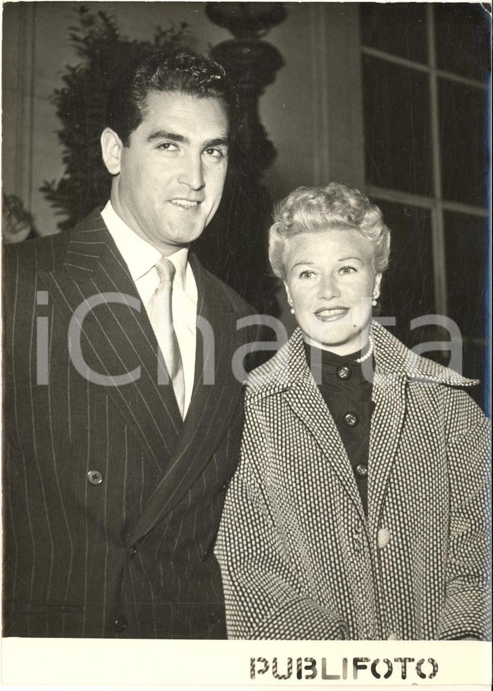 1954 ROMA Arrivo di Ginger ROGERS con il marito Jacques BERGERAC - Foto 13x18