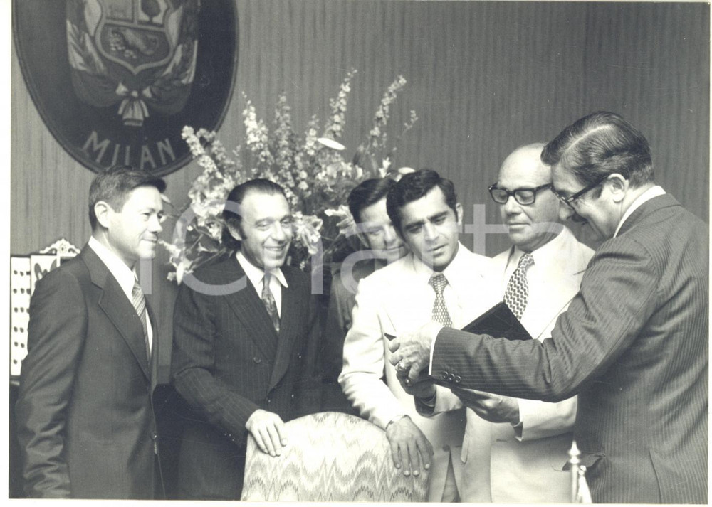 1970 ca MILANO Via Card. Federico I - Inaugurazione sede Consolato del PERU'