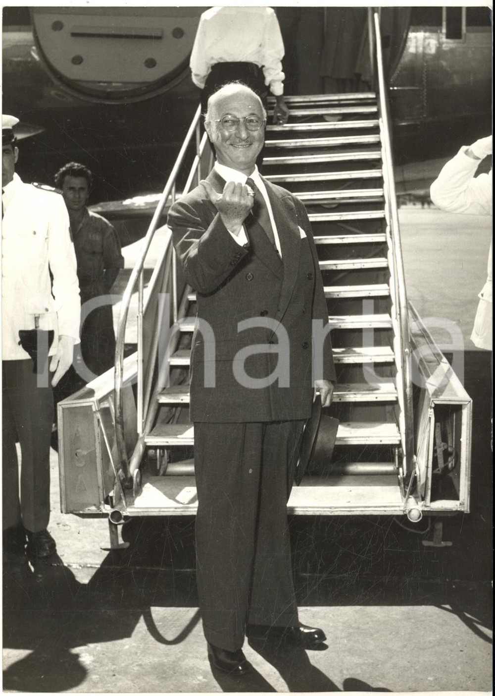 1957 ROMA Ambasciatore James ZELLERBACH in partenza per gli Stati Uniti *Foto