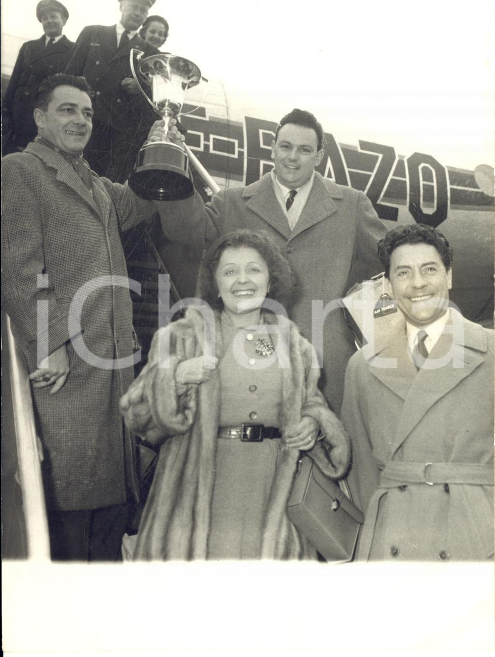 1953 PARIS Edith PIAF Jacques PILLS et René BONNET au retour de New York *Photo