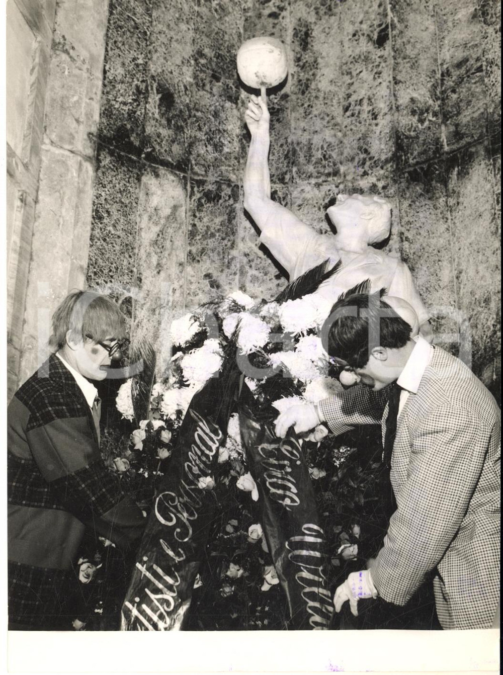 1959 BERGAMO Circo WILLIAMS depone fiori sulla tomba di Enrico RASTELLI *Foto