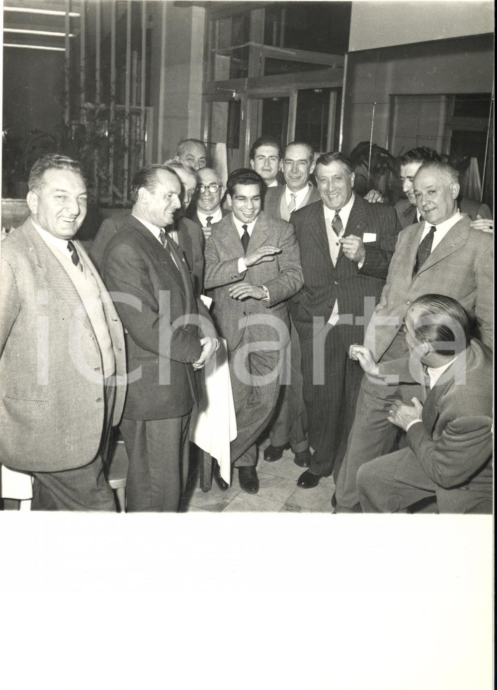 1955 GENOVA Il pugile Duilio LOI a un incontro conviviale - Fotografia 13x18 cm