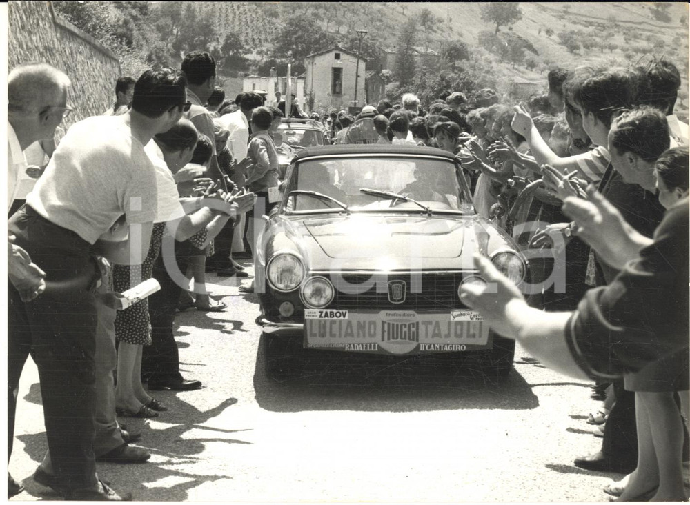 1963 s.l. CANTAGIRO Arrivo di Luciano TAJOLI festeggiato dai suoi fan - Foto