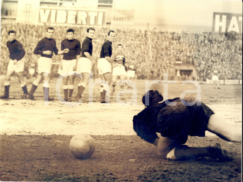 1958 (?) CALCIO TORINO-SAMPDORIA Vincenzo RIGAMONTI para punizione Mario TORTUL