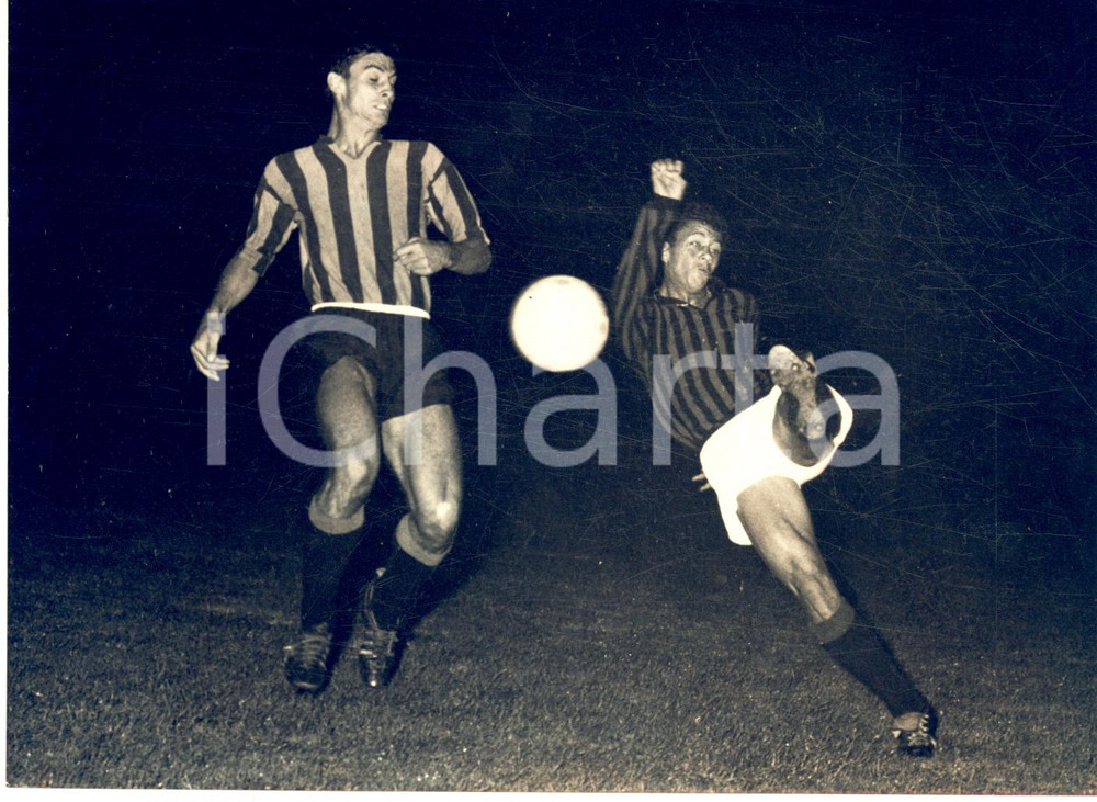 1963 MILANO CALCIO MILAN-INTER 2-0 Il primo goal di AMARILDO *Foto 18x13 cm
