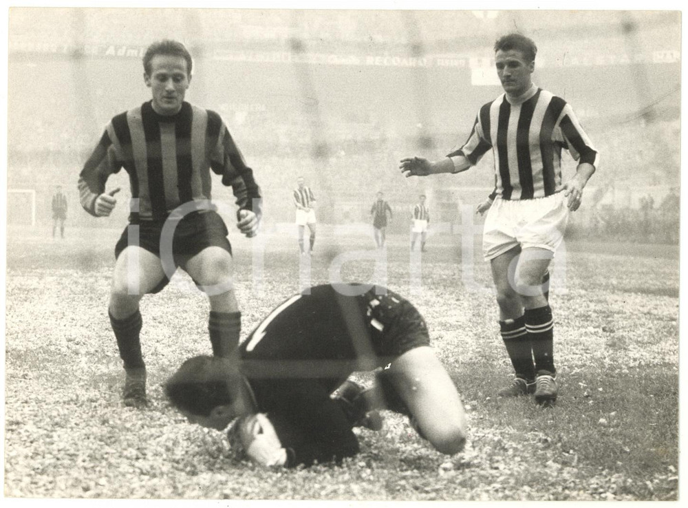 1957 MILANO CALCIO INTER-UDINESE 0-1 Fabio CUDICINI para tiro di Mauro BICICLI