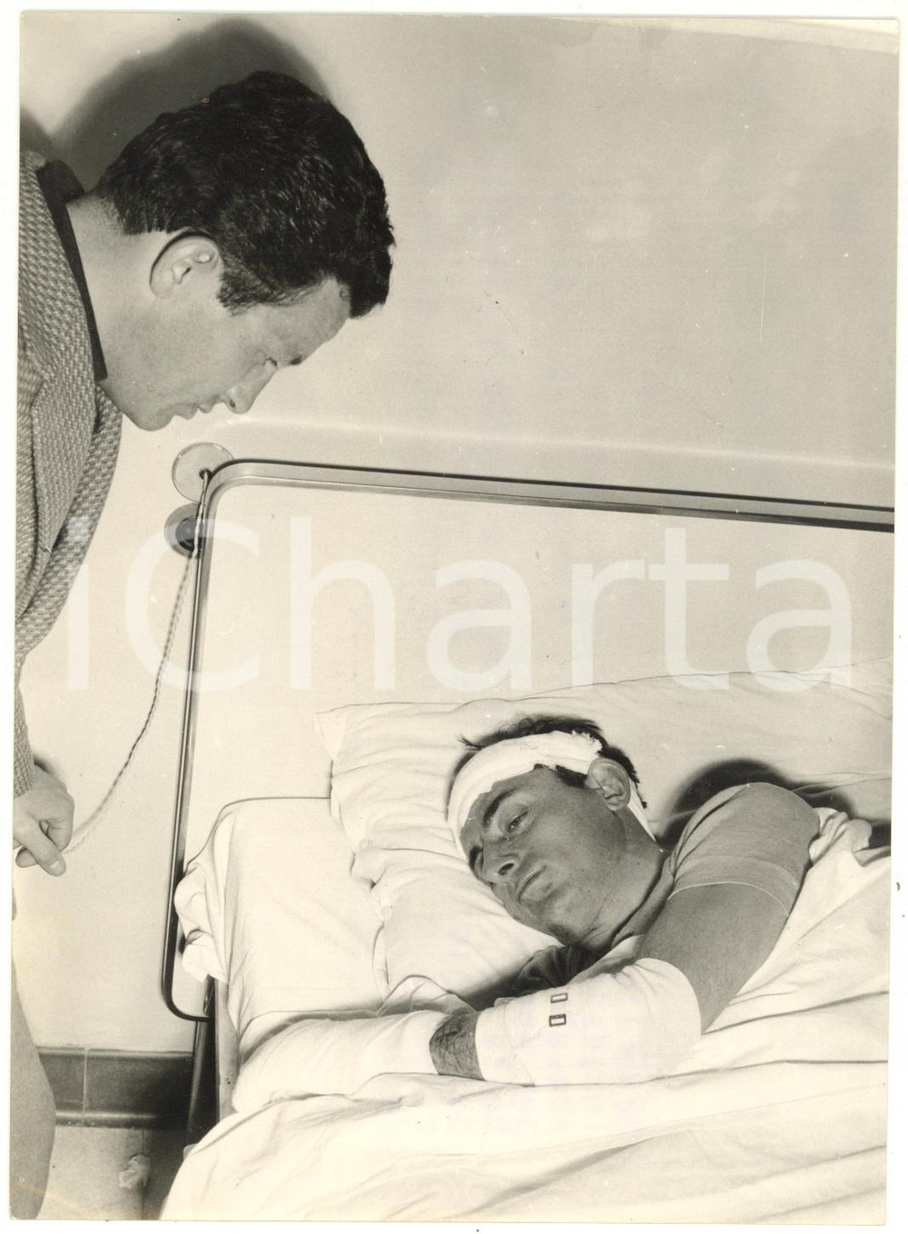1959 SPINETTA MARENGO CICLISMO Fausto COPPI in ospedale dopo un incidente