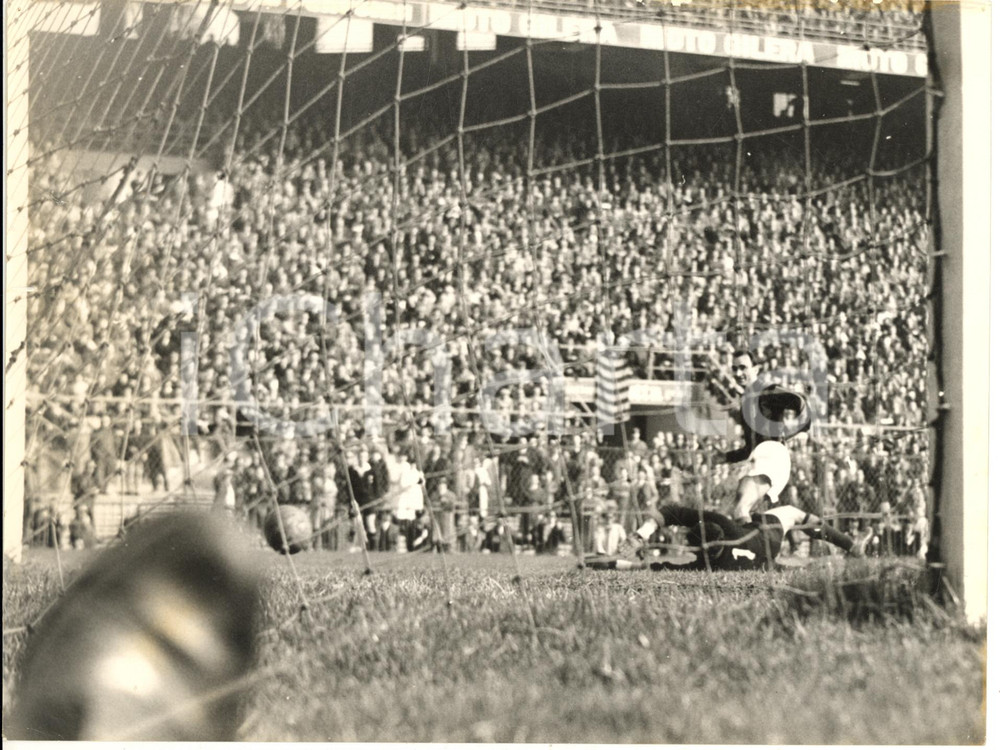 1960 CALCIO MILAN-INTER 5-3 Goal di Carlo GALLI - Foto DANNEGGIATA 24x18 cm