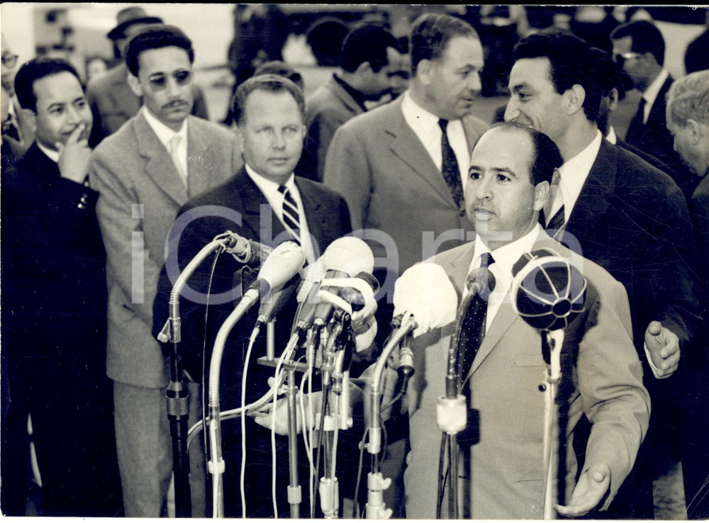 1957 FRANCE - BOXE Emilio MARCONI vs Seraphin FERRER *Foto 18x13 cm  Fotografia d'epoca con didascalia coeva al verso.   CONDIZIONI: G FORMATO: 18x13 cm     originale e autentica 1