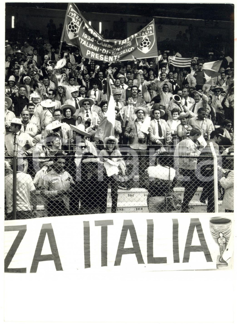 1970 PUEBLA (MESSICO) MONDIALI DI CALCIO Italia-Uruguay 0-0 Tifoseria italiana
