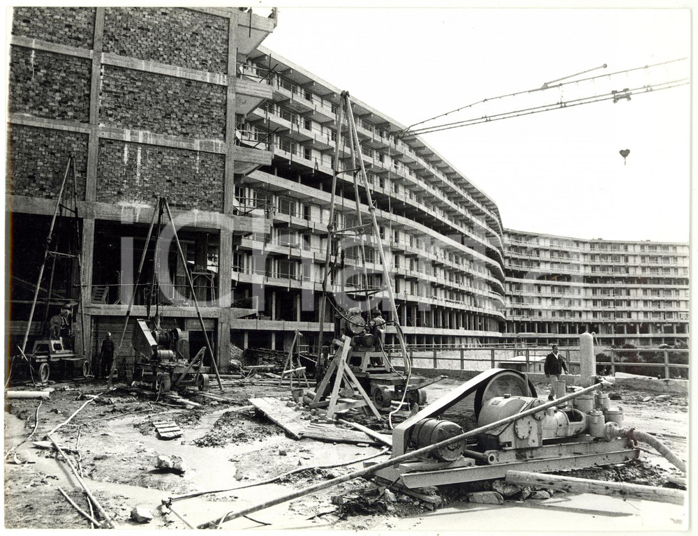 1965 ca GENOVA EDILIZIA Veduta del quartiere del BISCIONE in costruzione *Foto