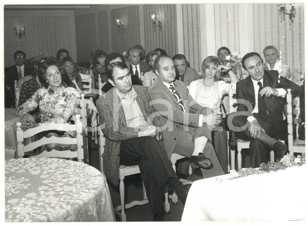 1971 ROMA Caffè ROSATI - Annie GORASSINI Carlo DONAT-CATTIN a un dibattito