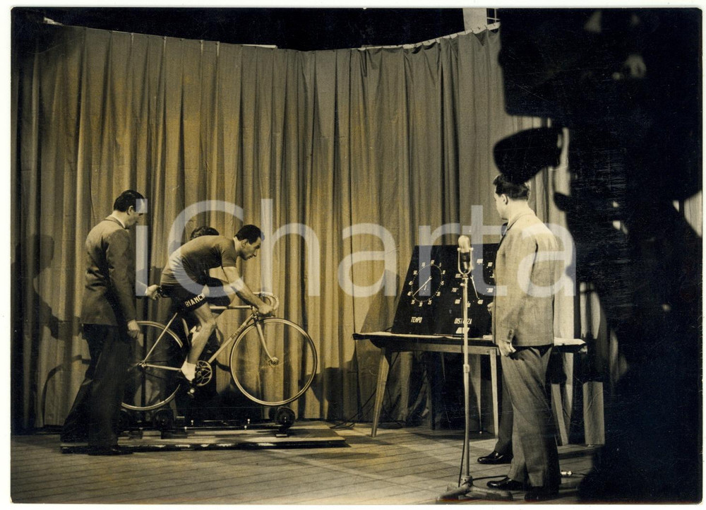 1957 RAI "Telematch - Il braccio e la mente" - Nino DEFILIPPIS in studio *Foto