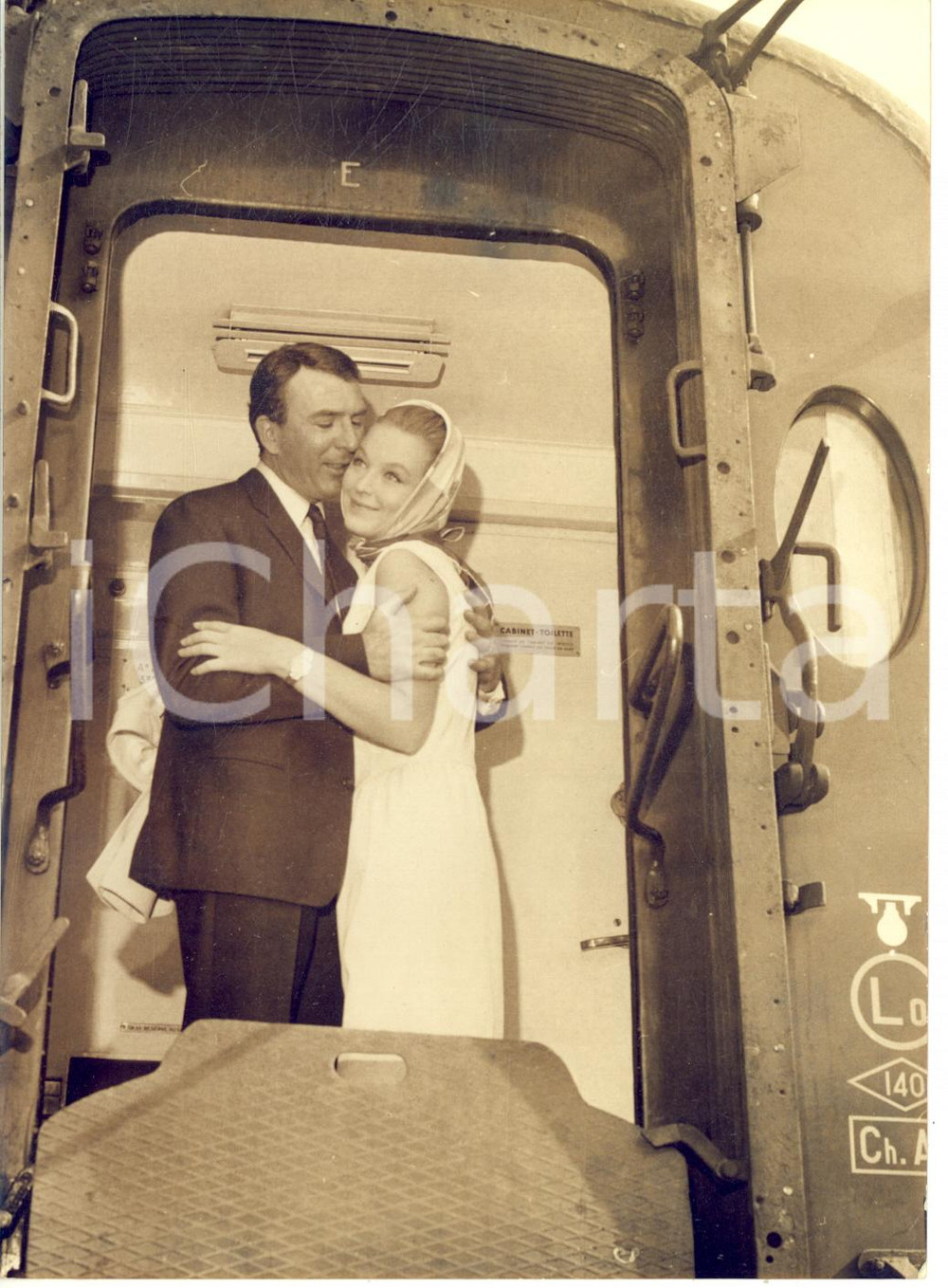 1961 CINEMA "Climats" - Jean-Pierre MARIELLE Marina VLADY alla Gare MONTPARNASSE