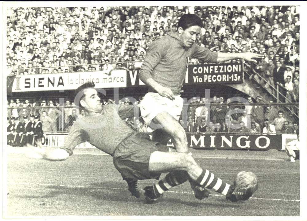 1960 ca FIRENZE CALCIO Orlando ROZZONI durante un'azione di gioco - Foto 18x13