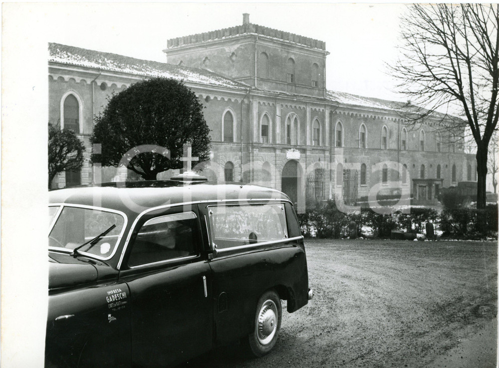 1960 PONTEVICO Influenza mortale - Carro funebre all'Istituto Abate Cremonesini