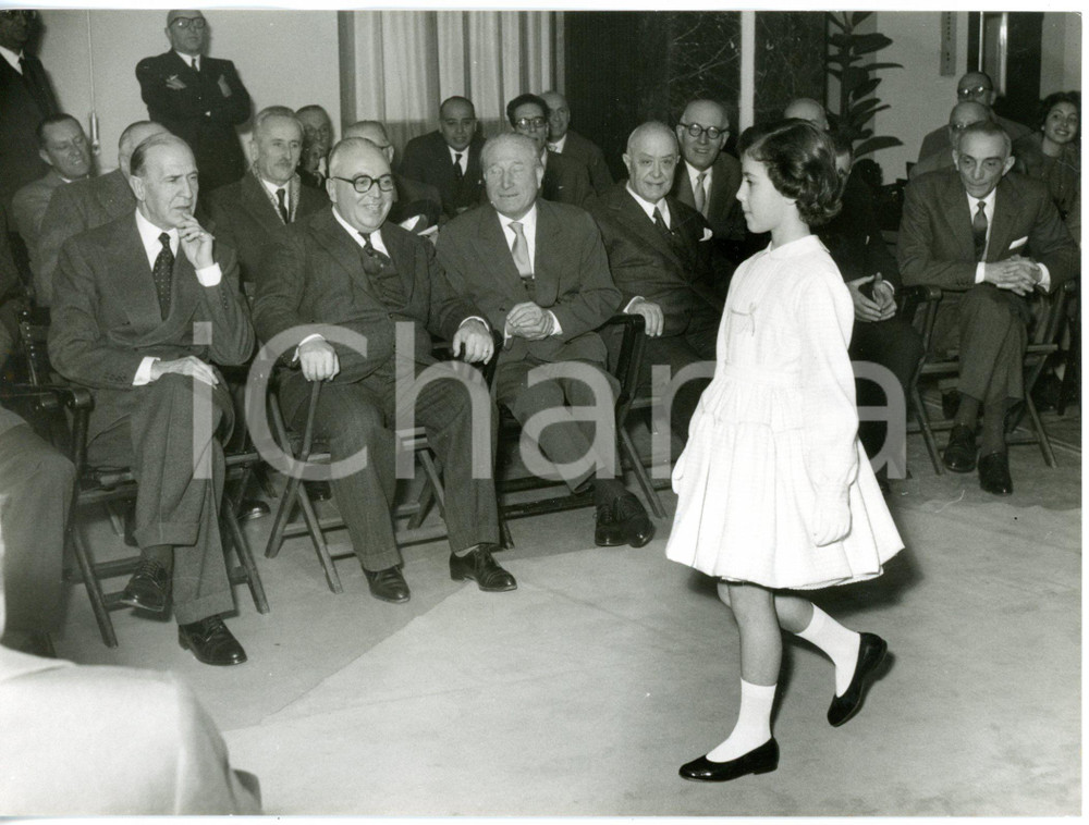 1958 MILANO MITAM - Silvio GAVA assiste a una sfilata di moda bambino *Foto 