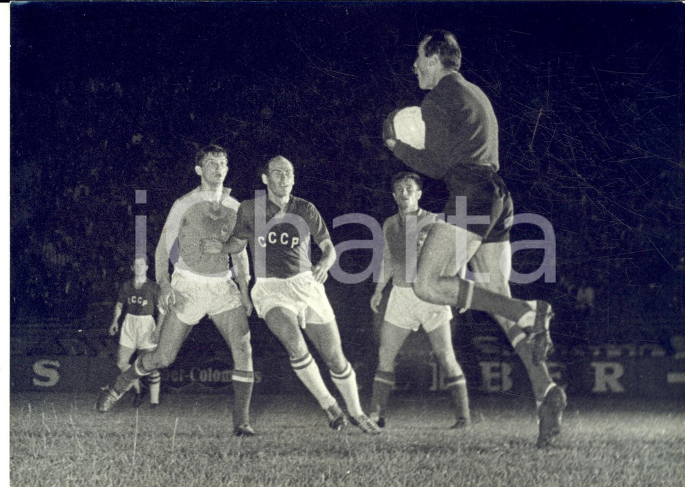 1960 PARIS EUROPEI CALCIO URSS-Jugoslavia 2-1 - Parata jugoslava *Foto 18x13 cm