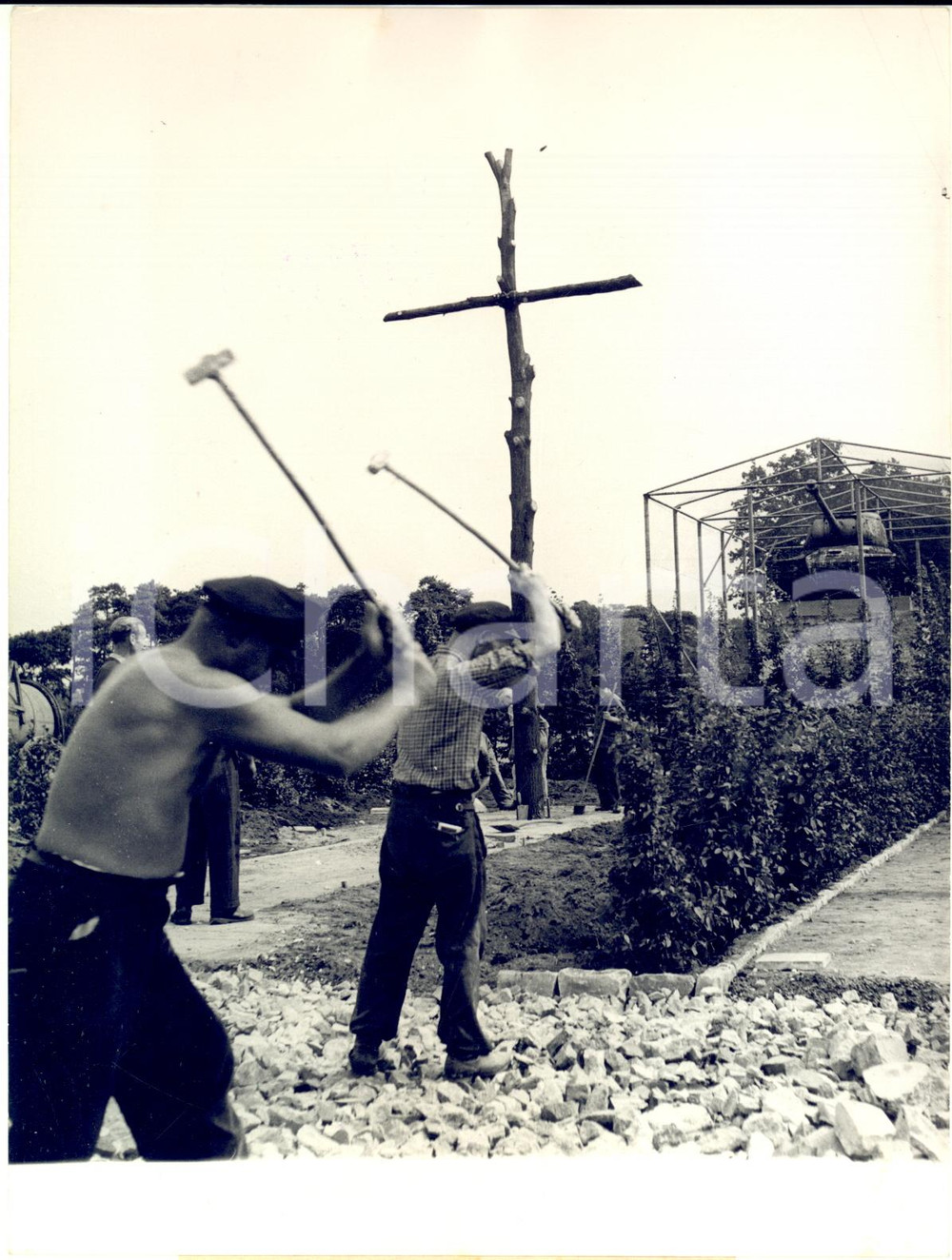 1953 BERLIN Workers on the site of the Memorial for the Uprising of June 17