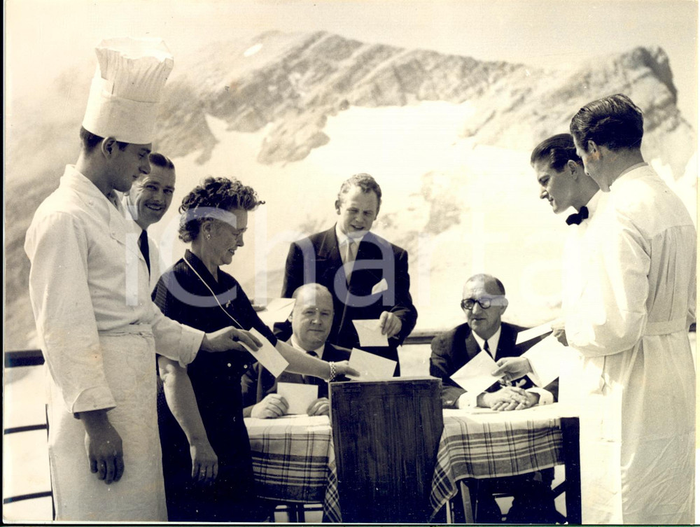1953 ZUGSPITZE Hotel Schneefernerhaus - Germany's highest polling box - Photo
