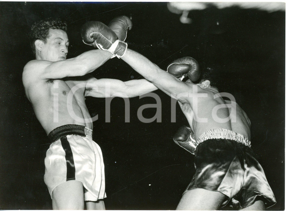 1958 MILANO BOXE PESI LEGGERI Duilio LOI vs Sauveur CHIOCCA - Una fase del match