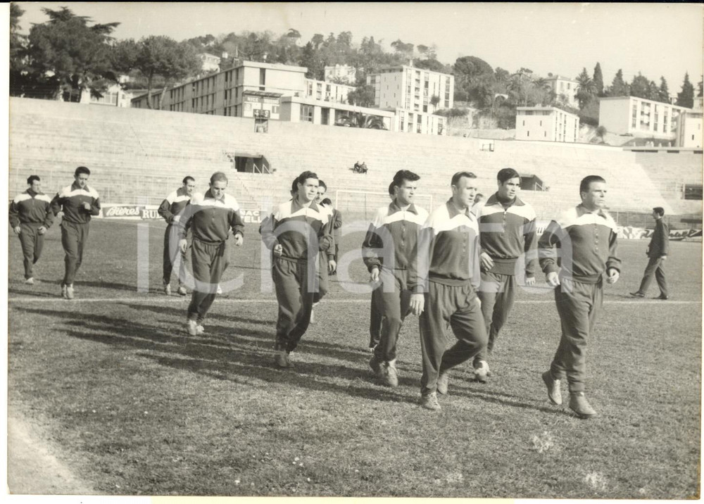 1960 NICE FOOTBALL Le REAL MADRID s'entraîne au stade ST-MAURICE *Photo