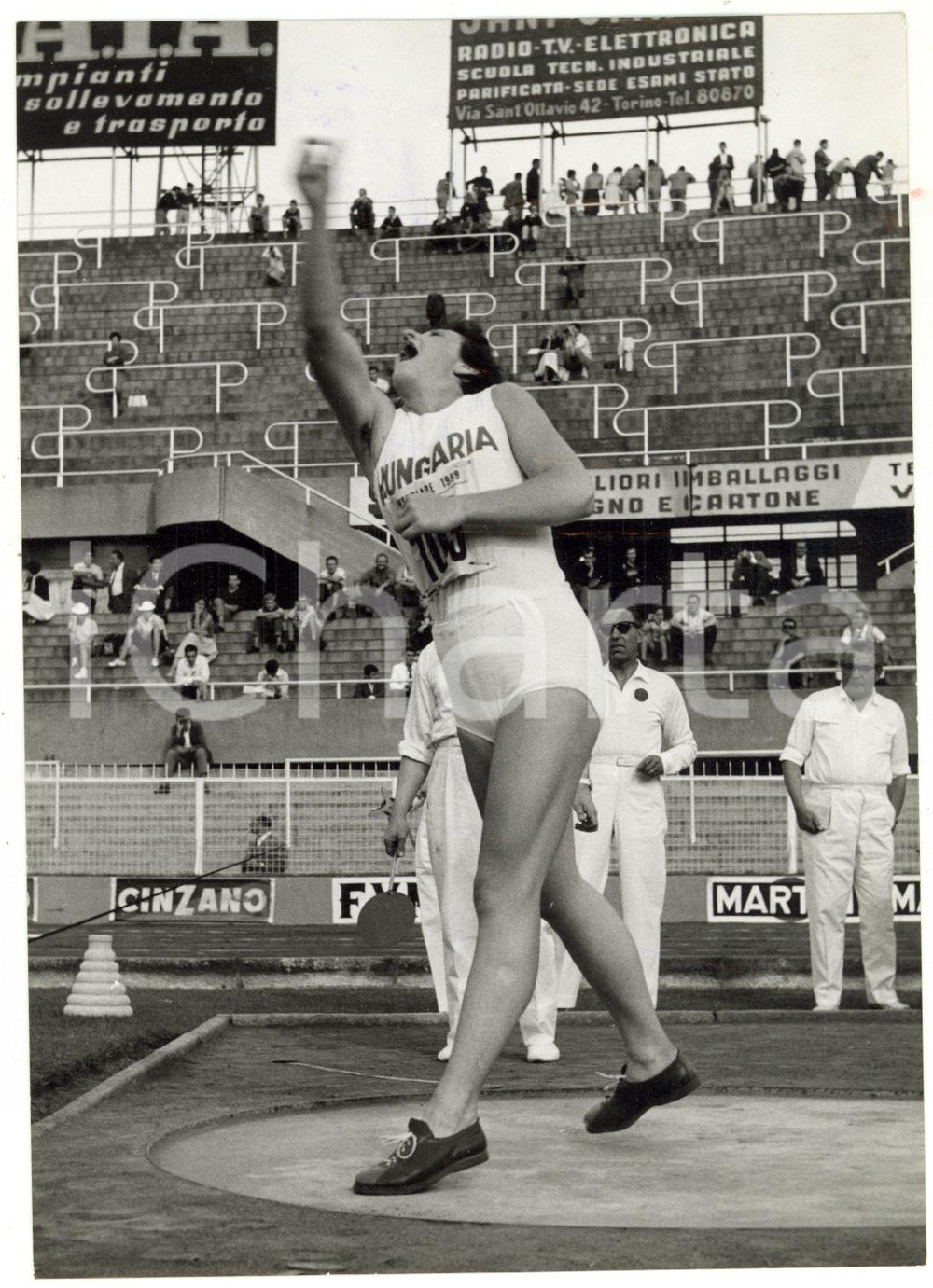 1959 TORINO UNIVERSIADI LANCIO DEL DISCO - La vincitrice ungherese HEGEDUS