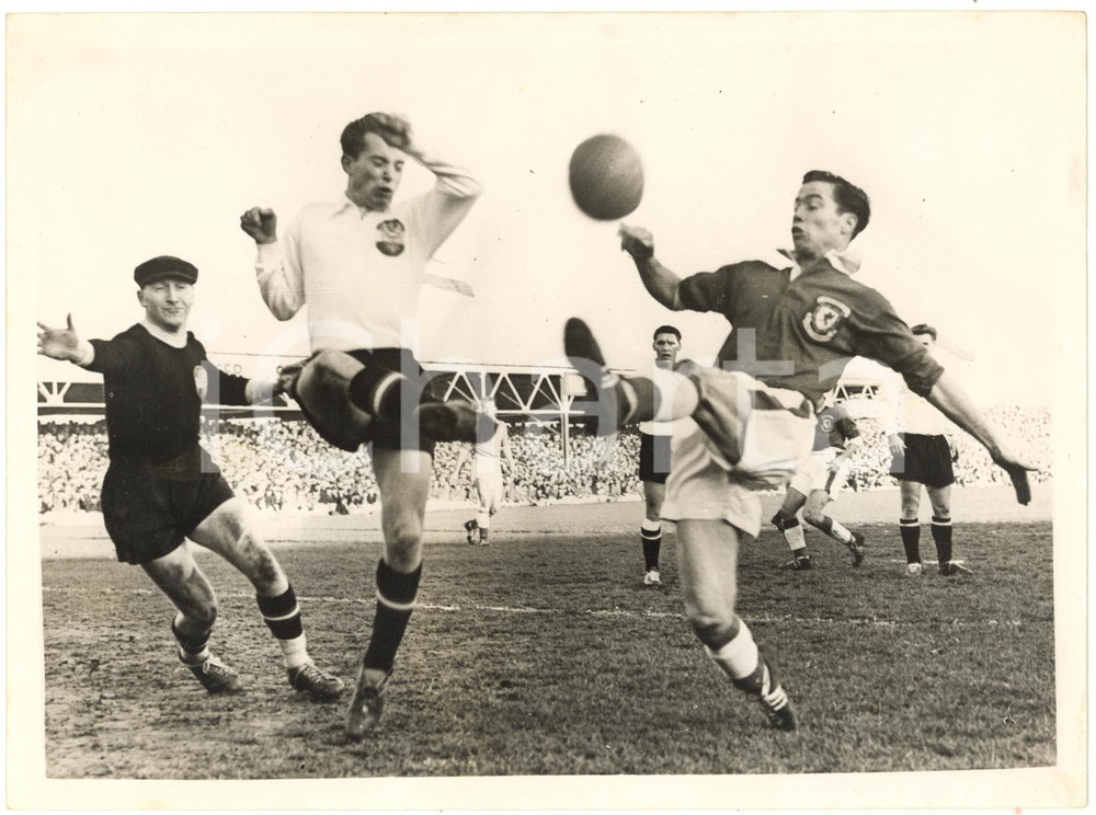 1955 WREXHAM INTERNATIONAL SOCCER Wales-Austria 1-2 Derek TAPSCOTT Franz SWOBODA