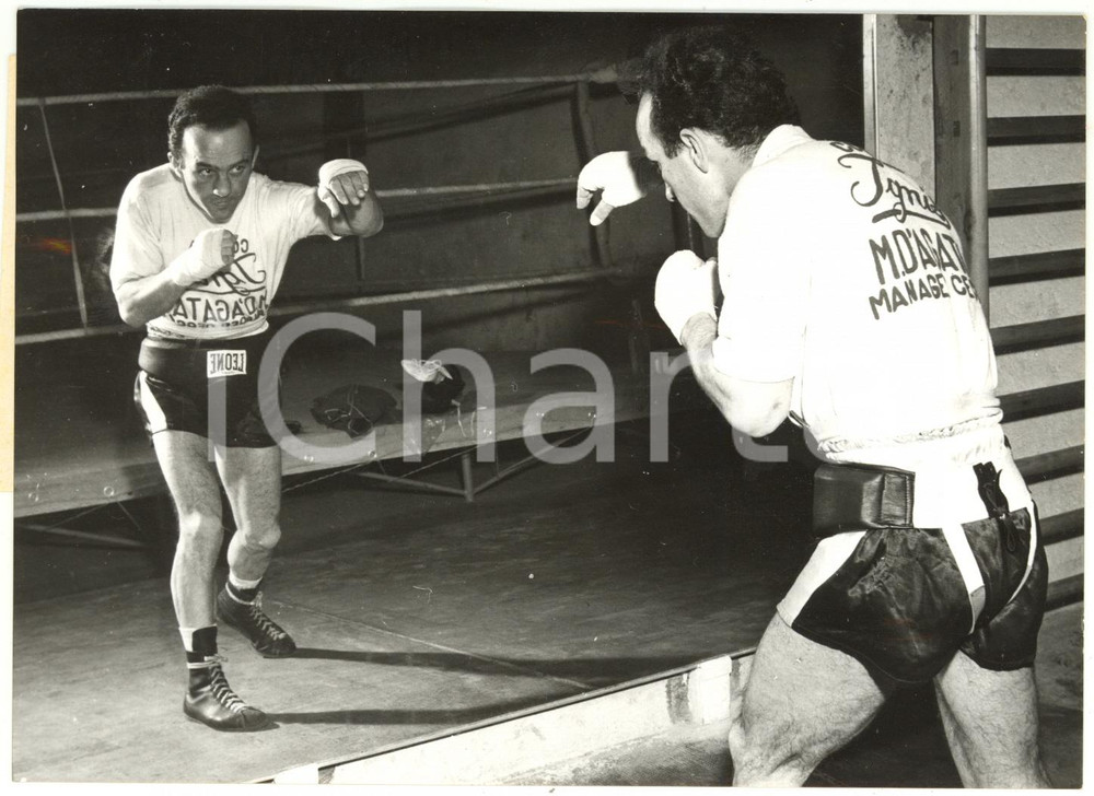 1956 COMERIO (VA) BOXE Pesi Gallo - Mario D'AGATA durante l'allenamento *Foto