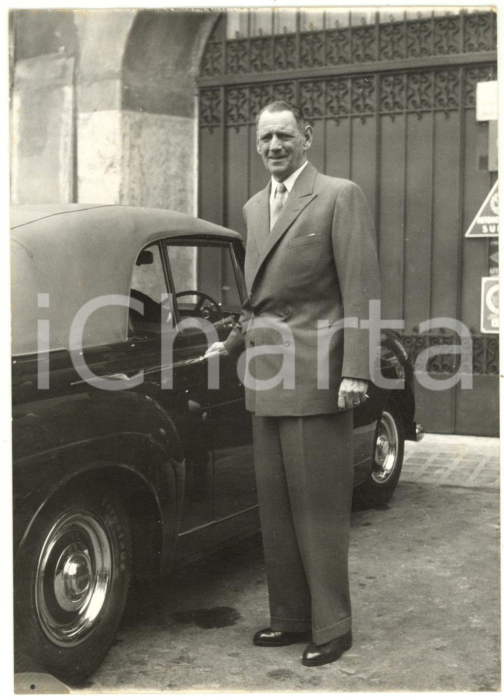 1957 ROMA Re Federico IX di Danimarca in uscita dal suo albergo - Foto 13x18