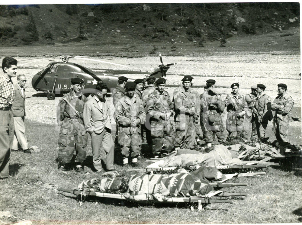 1957 TORINO Schianto velivolo USA in VAL PELLICE - Le salme dei militari morti