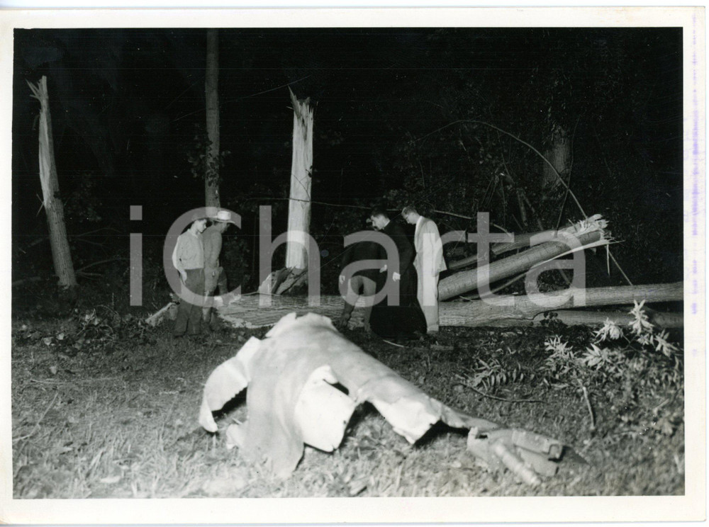 1957 PINEROLO (TO) Incidente aereo - Resti del caccia americano precipitato