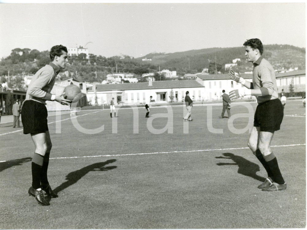 1958 FIRENZE - Allenamento CALCIO NAZIONALE U21 - Carlo MATTAREL Roberto ANZOLIN
