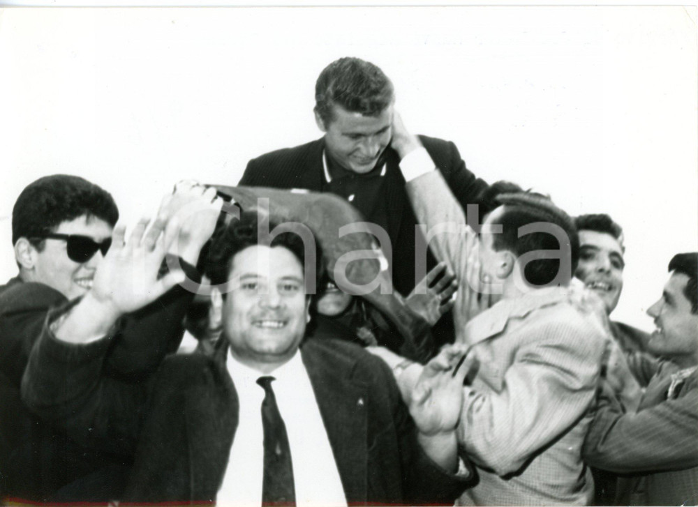 1961 CALCIO TORINO Festa per Joe BAKER all'ingresso nella squadra - Foto