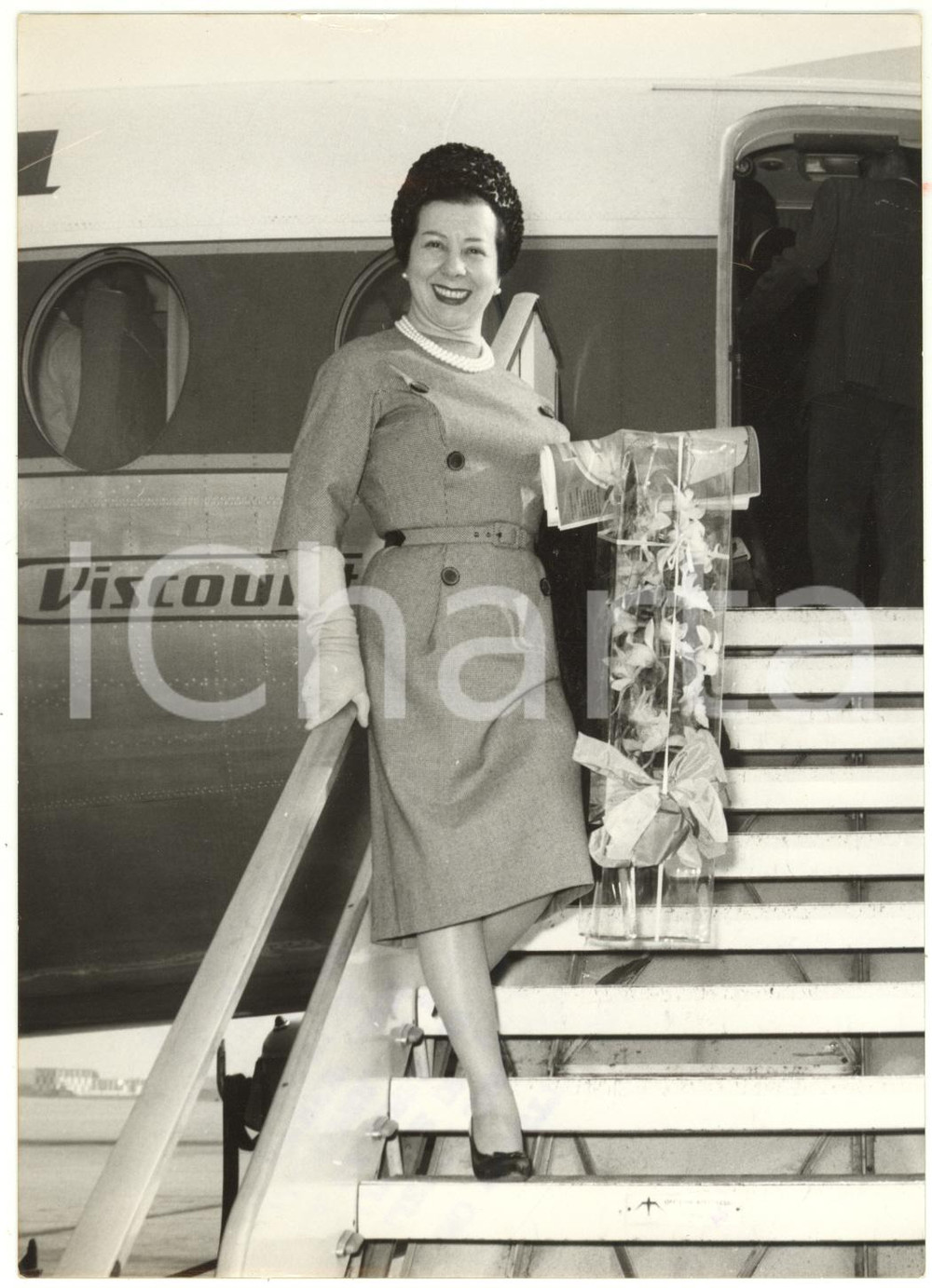 1962 MILANO LINATE Giulietta SIMIONATO in partenza con aereo VICKERS VISCOUNT