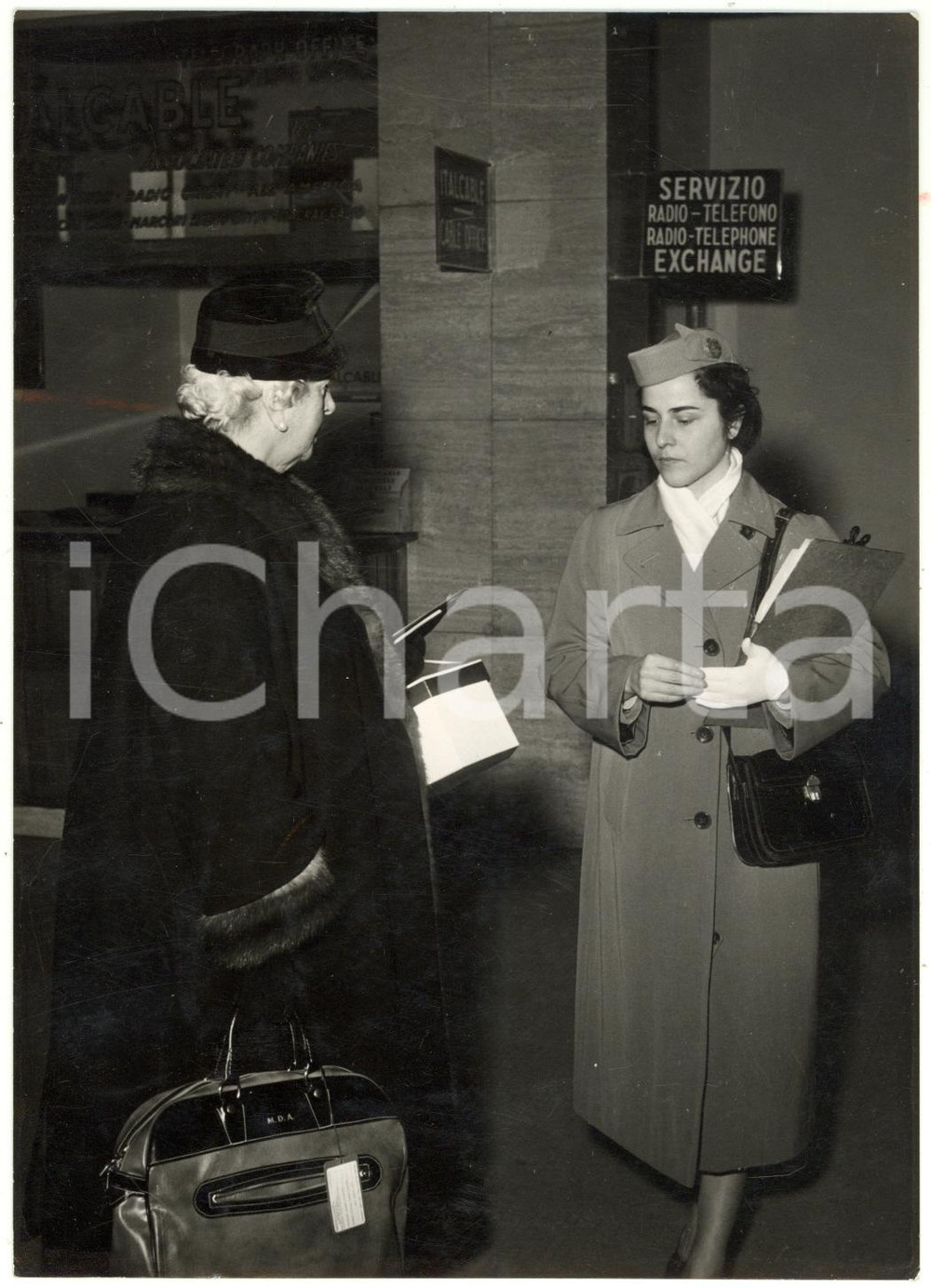 1957 ROMA L'arrivo della duchessa Maddalena TREZZA D'ACQUARONE *Foto 13x18 cm