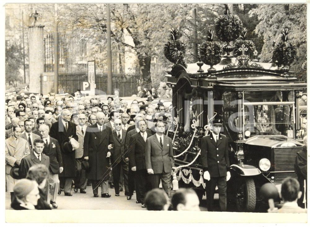 1960 MILANO Funerali di Orio VERGANI Corteo funebre per le vie della città *Foto