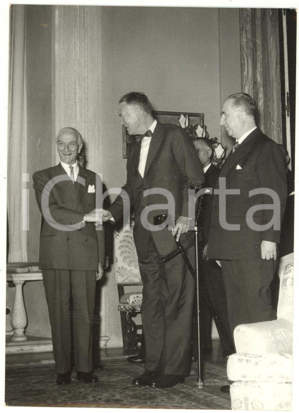 1959 ROMA Antonio SEGNI Giuseppe PELLA Christian Archibald HERTER Fotografia d'epoca, con didascalia coeva al verso. CONDIZIONI: G (ma lievi difetti di stampa)FORMATO: 13x18 cm     originale e autentica 1