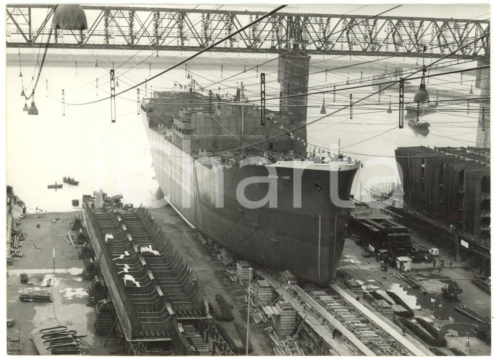 1958 GENOVA Varo della petroliera BRITISH LIGHT - BP British Petroleum *Foto