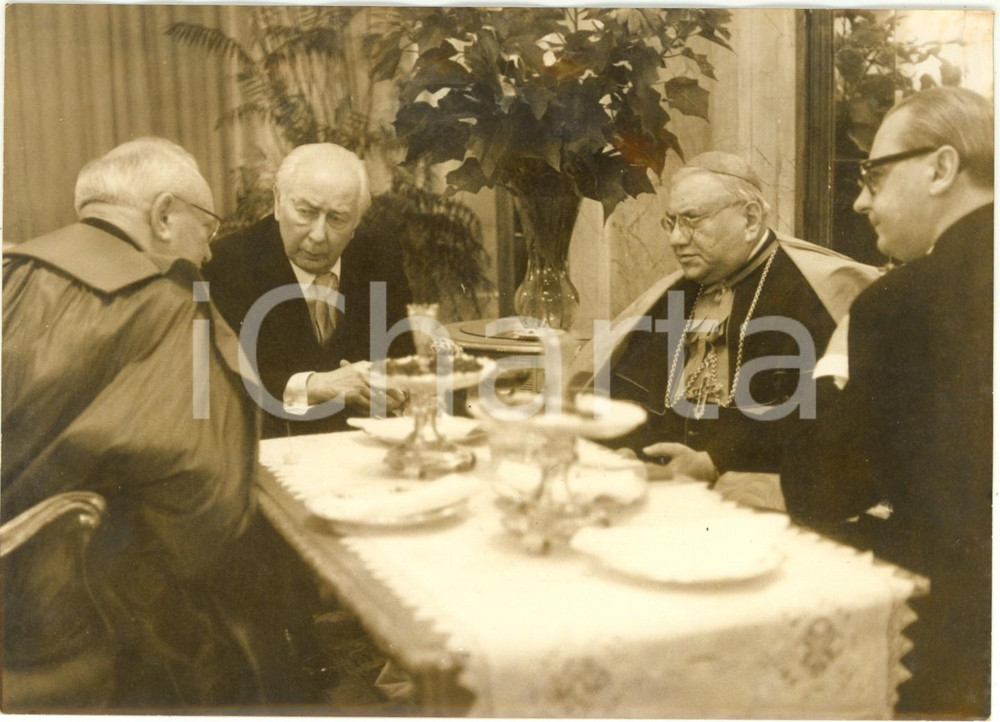 1957 ROMA Theodor HEUSS offre ricevimento a dignitari della Santa Sede *Foto
